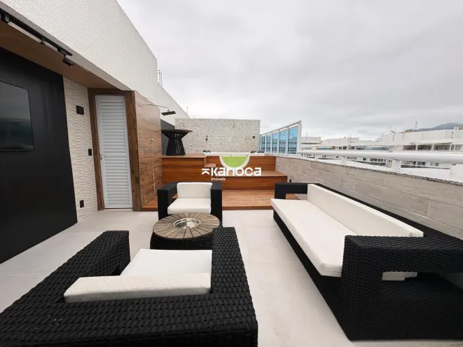 VENDO COBERTURA DUPLEX DE 4 QUARTOS SENDO 03 SUITES COM 215 M E 02 VAGAS DE GARAGEM