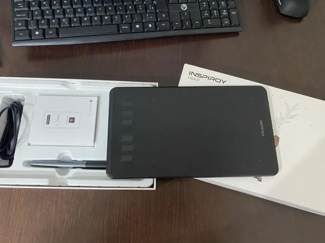 Mesa Digitalizadora Huion H640P Seminova Completa