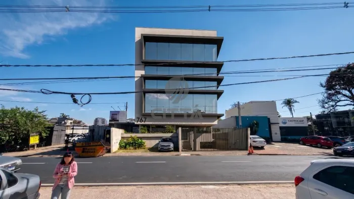 Prédio Comercial para Venda e Locação no bairro Nova Campinas, em Campinas/SP.