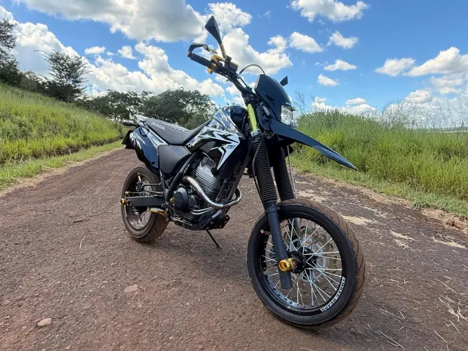 Tornando Xr 250 Motard Pesonalizada a mais bonita do Brasil oportunidade única