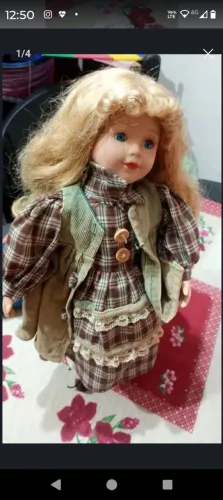Boneca porcelana antiga