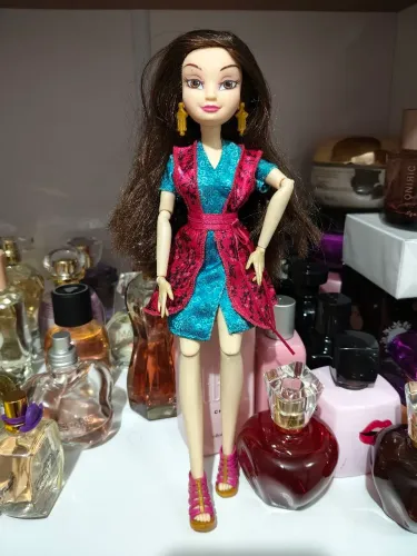 Boneca Lonnie Descendentes - Filha da Mulan Hasbro