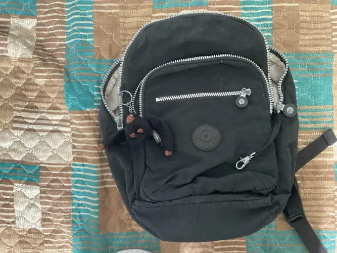 Mochila pequena Kipling usada