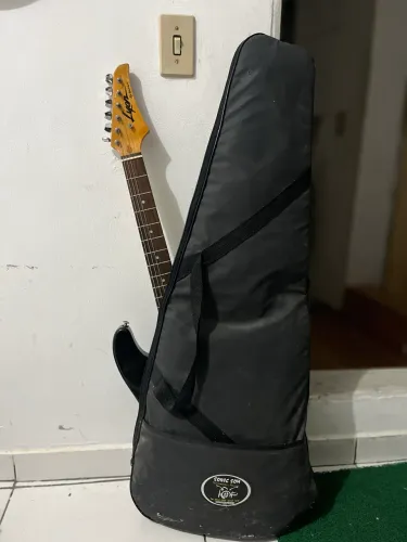 Kit guitarra mais a caixa e microfone e todos cabos