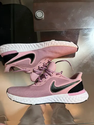 Tênis corrida nike