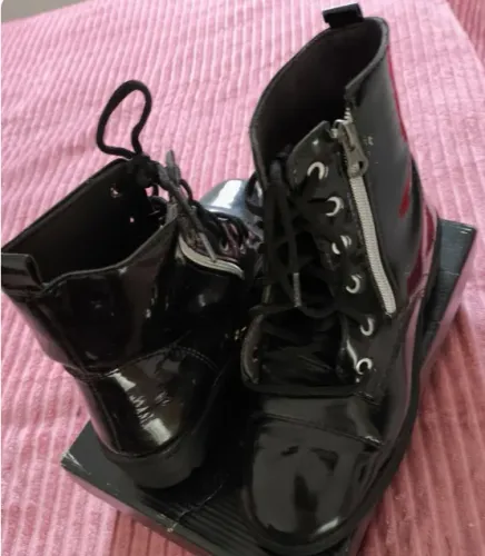 Bota corturno preto verniz.   Tam 36
