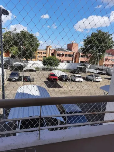 AP DE 2 QUARTOS ÓTIMO CONDOMÍNIO