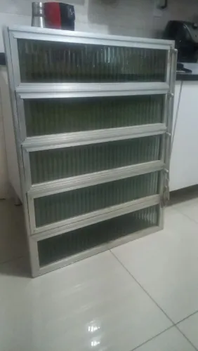 Basculante de alumínio 77 cm largura por 99 altura<br><br>77 cm de largura por 99 de altura