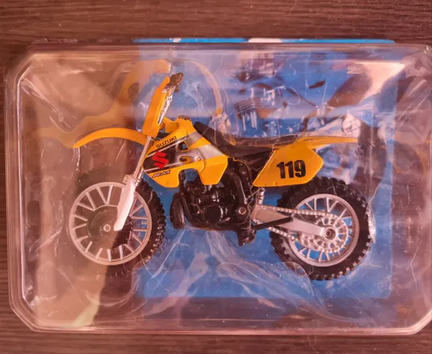 Miniatura moto coleção. Maisto
