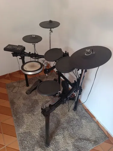 Bateria Eletrônica Yamaha DTX500 Drums