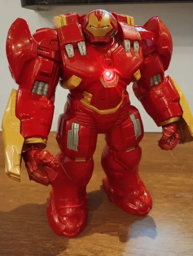 Boneco Hulkbuster Homem de Ferro