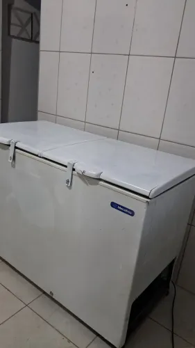 Freezer Metalfrio horizontal 2 portas funcionando perfeitamente 220v. (ENTREGO)