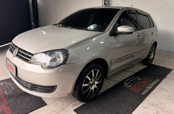 Volkswagen Polo 1.6 MSI Flex 16V 5P 2012