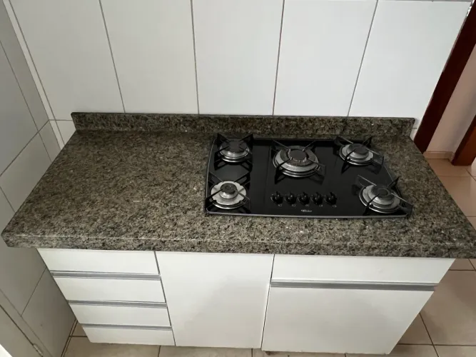 Fogão cooktop com armário