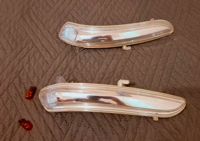 Par de setas retrovisor Peugeot 208 2008 e citroen c4 cactus