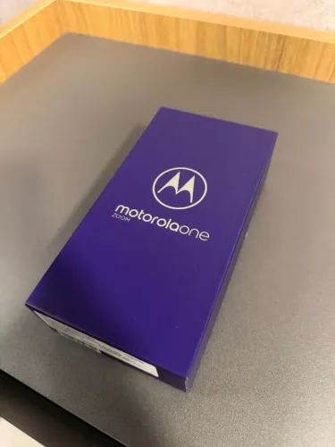Samsung Motorola One Zoom