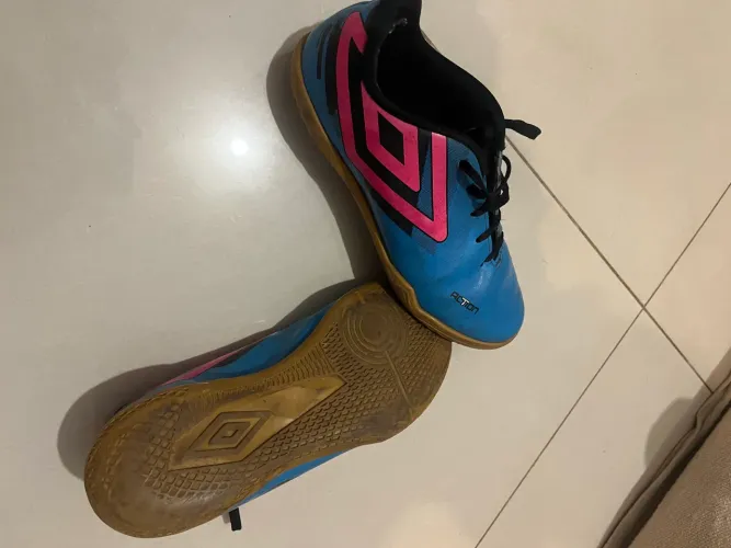 Chuteira infantil umbro