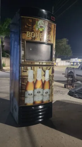 Freezer cervejeiro bem conservado