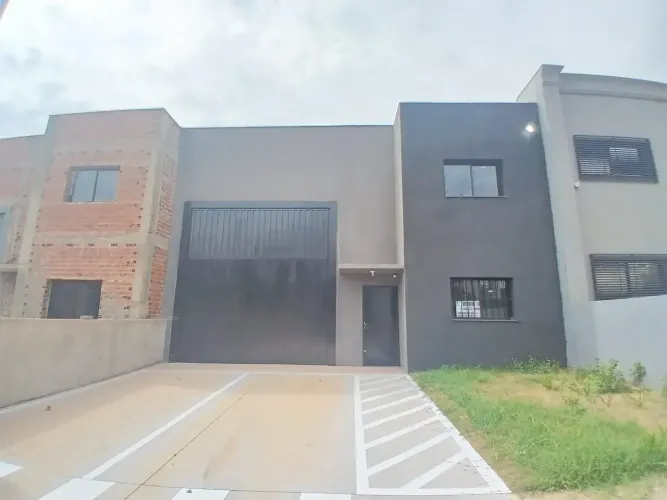 Galpão/Depósito/Armazém para venda possui 123 metros quadrados