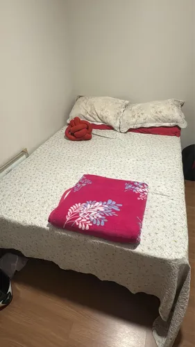 Vende-se cama de casal