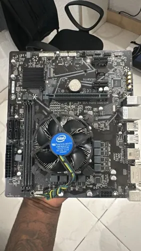 Kit i5 10400 com 8gb ddr4 e ssd 240 sandisk plus