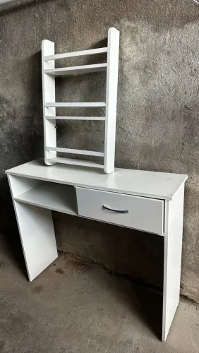 Mesa mdf, penteadeira, manicure etc