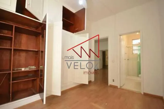 Apartamento : / Residencial / Glória