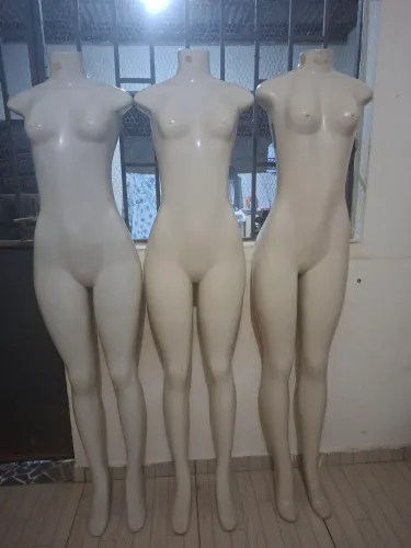 Três manequins 200,00 cada um