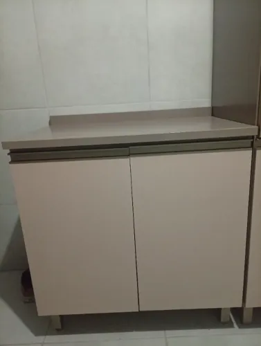 Armário com balcão para cozinha