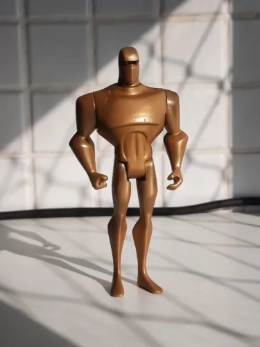 Boneco do Amazo do desenho Liga da Justiça Sem Limites