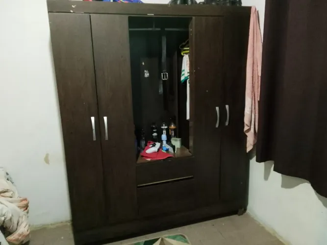 Guarda roupa casal médio , não entrego ,aceito cartão, parcelo com taxa d maquininha