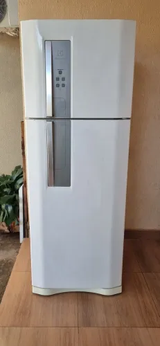 Vendo Geladeira Eletrolux FROOSFREE