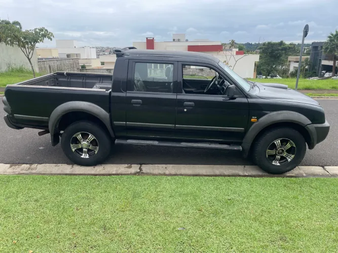 Mitsubishi L200 Outdoor HPE 2.5 4X4 CD T.dies. Mec. 2010