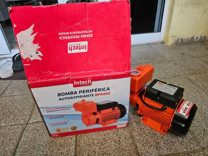 Bomba periférica autoaspirante