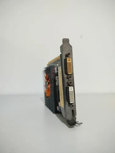 Placa de vídeo GT 640 Zotac