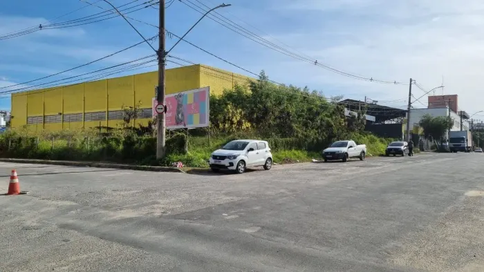 Lote comercial à venda na região dos shoppings.
