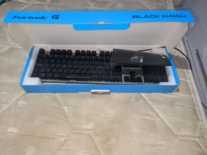 Teclado mecanico fortrek blackhawk