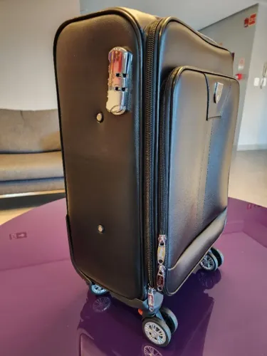 Mala em Couro Cadeado e Rodinhas Ideal para Viagens Aereas - Centro Curitiba
