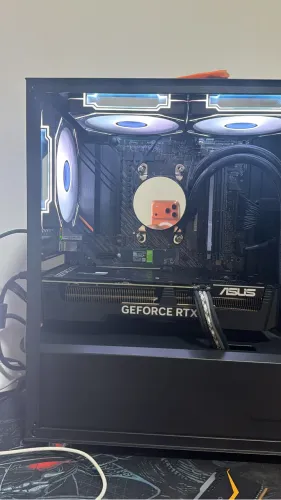 PC GAMER - RTX 5060 + RYZEN 5 5600