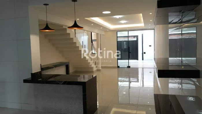 Casa à venda, 3 quartos, Dona Zulmira - Uberlândia/MG - Rotina Imobiliária