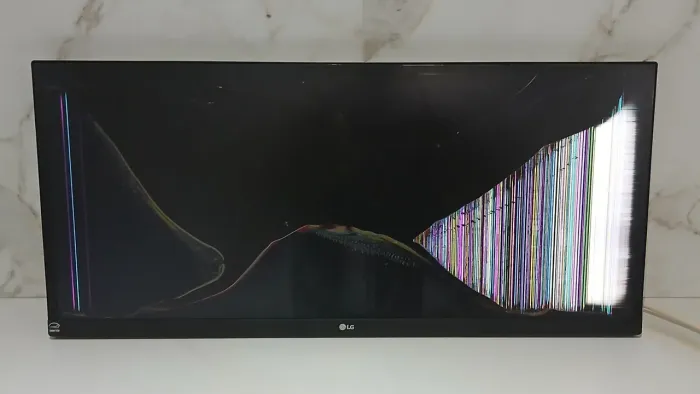 Monitor LG Ultrawide 29" IPS Full HD (Tela Quebrada - Para Retirada de Peças)
