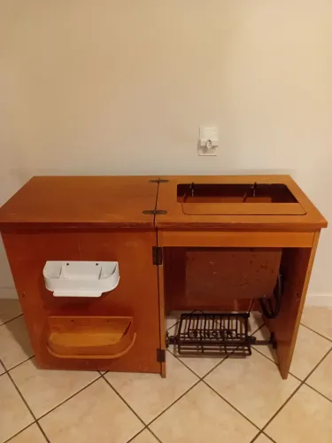Gabinete de máquina de costura