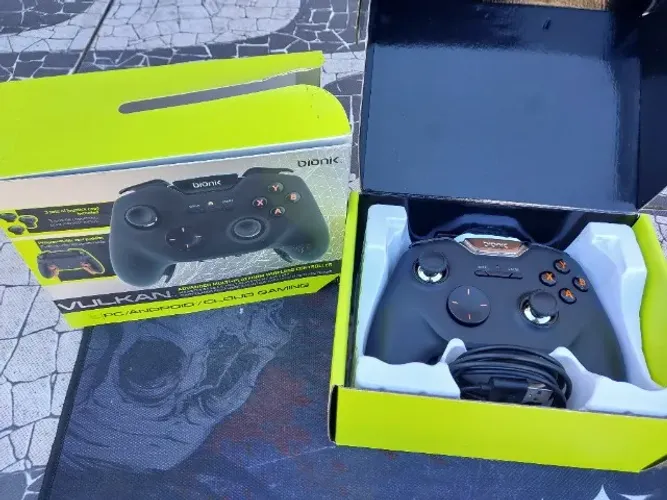 Controle Bionik Vulkan zerado.