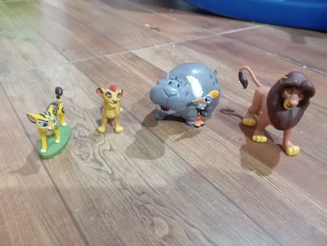 COLEÇÃO BRINQUEDOS A GUARDA DO LEAO ( OU REI LEAO )