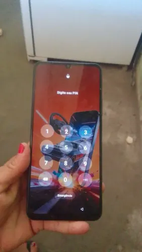 Vendo um celular 