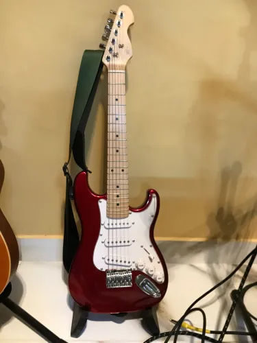 Guitarra MICHAEL infantil vermelha