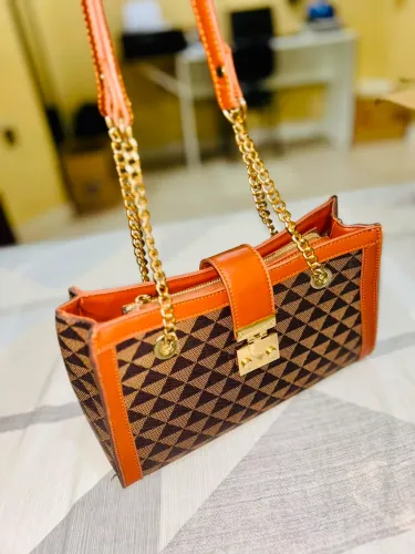 Bolsa social estilo grife
