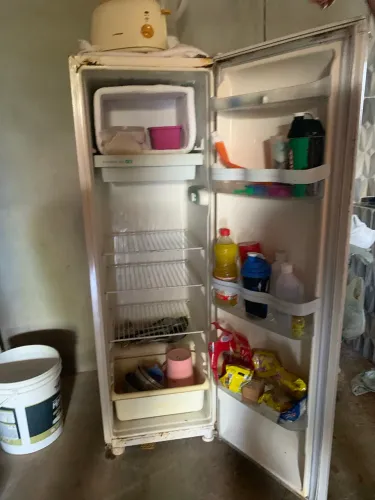 vende-se geladeira consul
