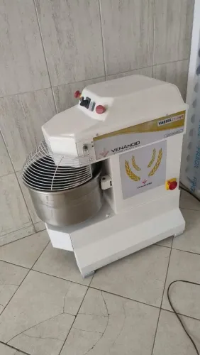 BATEDEIRA PLANETARIA VENÂNCIO 18L
