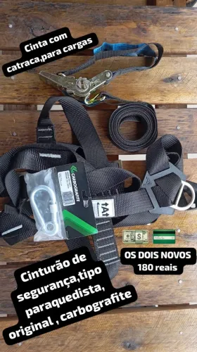 Cinturão de segurança e catraca 